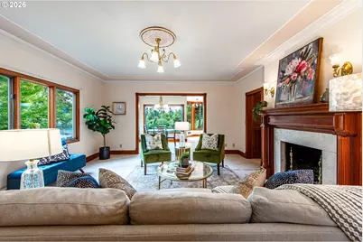 441 W D St, Springfield, OR 97477 - Photo 6