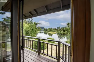 441 W D St, Springfield, OR 97477 - Photo 30