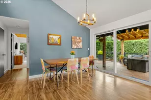 2130 SW Marigold St, Portland, OR 97219 - Photo 8