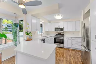 2130 SW Marigold St, Portland, OR 97219 - Photo 16