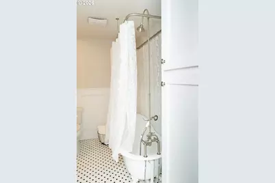 811 E 1st St, Newberg, OR 97132 - Photo 24