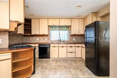 6700 N Boston Ave, Portland, OR 97217 - Photo 8