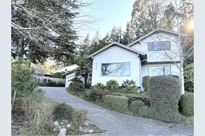 2225 Maine Ct, North Bend, OR 97459 - Photo 1