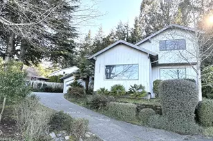 2225 Maine Ct, North Bend, OR 97459 - Photo 1