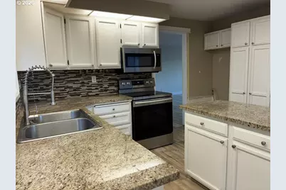 2225 Maine Ct, North Bend, OR 97459 - Photo 18