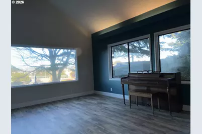 2225 Maine Ct, North Bend, OR 97459 - Photo 6