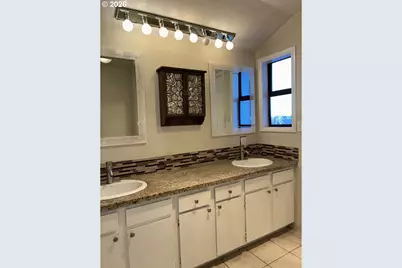 2225 Maine Ct, North Bend, OR 97459 - Photo 30