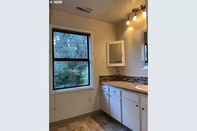 2225 Maine Ct, North Bend, OR 97459 - Photo 36