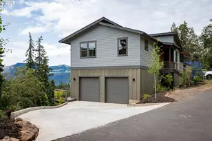 215 NW Sophie Ln, White Salmon, WA 98672 - Photo 2