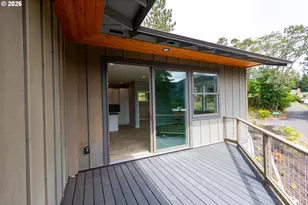 215 NW Sophie Ln, White Salmon, WA 98672 - Photo 14