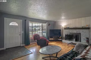 266 Sherwood Dr, Sutherlin, OR 97479 - Photo 10