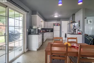 266 Sherwood Dr, Sutherlin, OR 97479 - Photo 24