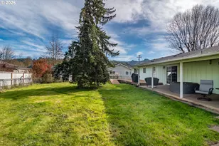 266 Sherwood Dr, Sutherlin, OR 97479 - Photo 8