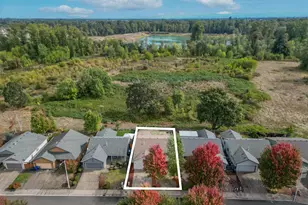 1748 Salmon River St NW, Salem, OR 97304 - Photo 2