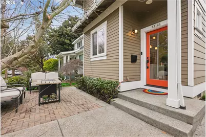 9212 N Polk Ave #A, Portland, OR 97203 - Photo 2