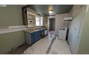 595 SW Clay St, Dallas, OR 97338 - Photo 10