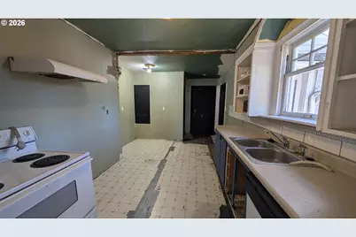 595 SW Clay St, Dallas, OR 97338 - Photo 8
