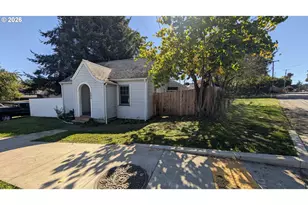 595 SW Clay St, Dallas, OR 97338 - Photo 2