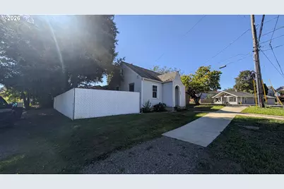 595 SW Clay St, Dallas, OR 97338 - Photo 4