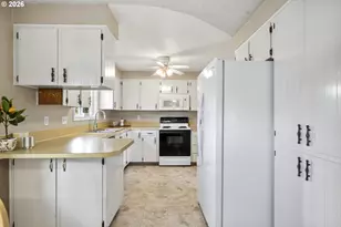 1040 NE 12th Pl, Canby, OR 97013 - Photo 18