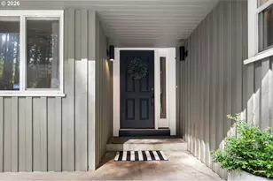 10901 S Riverside Dr, Portland, OR 97219 - Photo 2