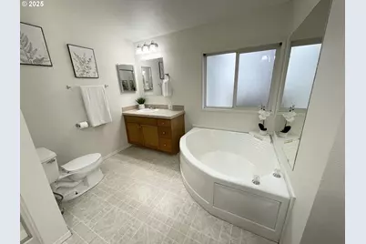 4455 Blueberry Ln NE, Salem, OR 97305 - Photo 22