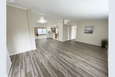 4455 Blueberry Ln NE, Salem, OR 97305 - Photo 12