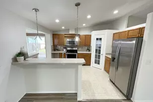 4455 Blueberry Ln NE, Salem, OR 97305 - Photo 30