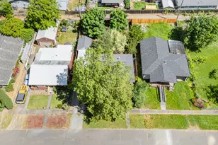 501 NE Broadway St, Myrtle Creek, OR 97457 - Photo 42