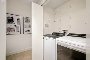 2327 NW Northrup St, Portland, OR 97210 - Photo 34