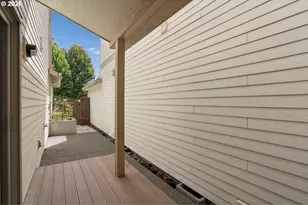 28905 SW Costa Cir W, Wilsonville, OR 97070 - Photo 26