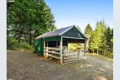 19875 SW Meadow View Dr, McMinnville, OR 97128 - Photo 44