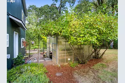 19875 SW Meadow View Dr, McMinnville, OR 97128 - Photo 34