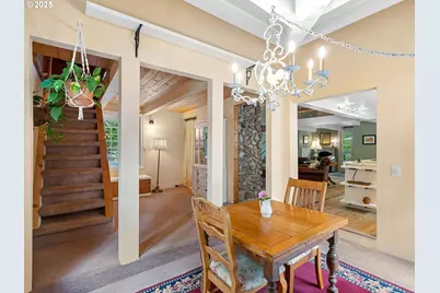 19875 SW Meadow View Dr, McMinnville, OR 97128 - Photo 14