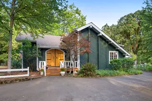 19875 SW Meadow View Dr, McMinnville, OR 97128 - Photo 2