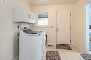 470 W Third Ave, Sutherlin, OR 97479 - Photo 6