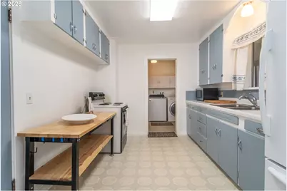 470 W Third Ave, Sutherlin, OR 97479 - Photo 8