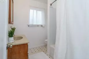 470 W Third Ave, Sutherlin, OR 97479 - Photo 16
