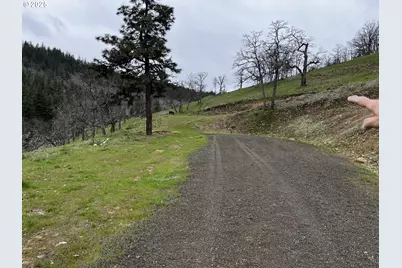 80357 South Valley Rd, Dufur, OR 97021 - Photo 14