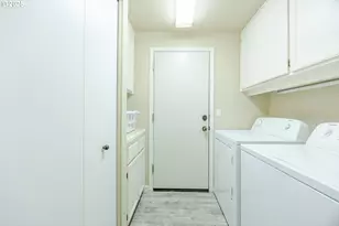 3955 Lancaster Dr, Eugene, OR 97404 - Photo 18
