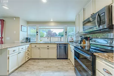 3955 Lancaster Dr, Eugene, OR 97404 - Photo 10