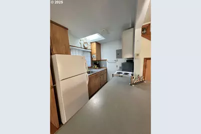 6835 SW Galley Ave, Lincoln City, OR 97367 - Photo 10