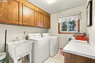 1090 NW 13th Ave, Canby, OR 97013 - Photo 38