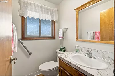 1090 NW 13th Ave, Canby, OR 97013 - Photo 24