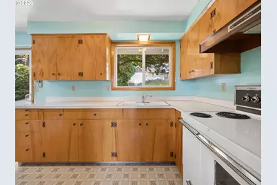 225 SW 4th St, Troutdale, OR 97060 - Photo 14
