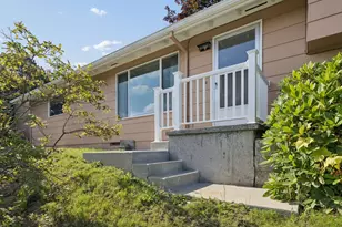 225 SW 4th St, Troutdale, OR 97060 - Photo 4