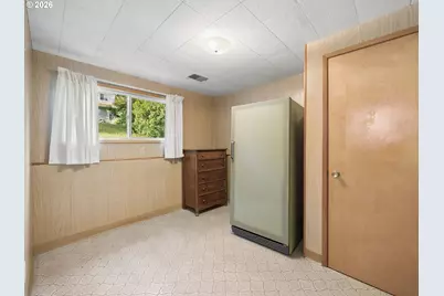 225 SW 4th St, Troutdale, OR 97060 - Photo 34
