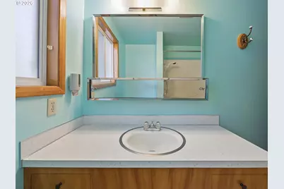 225 SW 4th St, Troutdale, OR 97060 - Photo 26