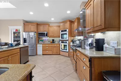 26500 SE 5th St, Camas, WA 98607 - Photo 8