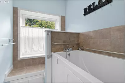 26500 SE 5th St, Camas, WA 98607 - Photo 16
